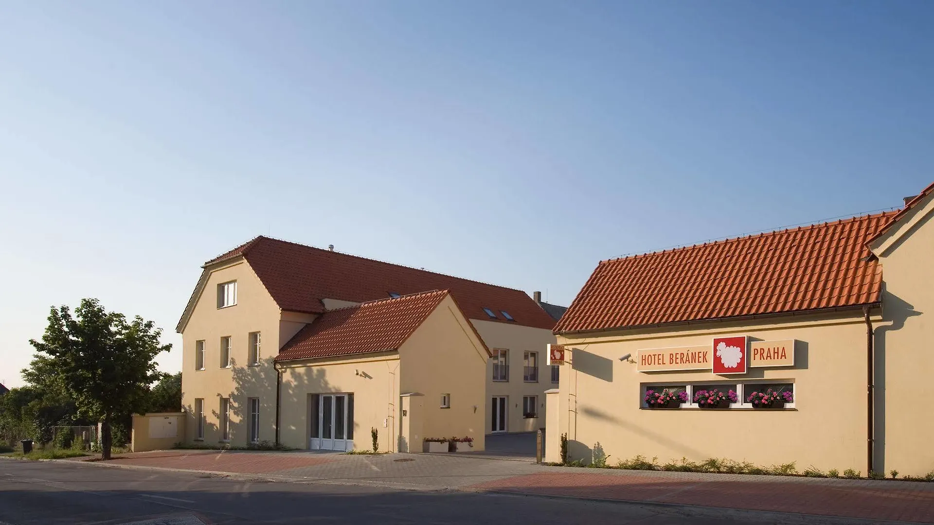 פראג Dolce Villa 4*,  צ'כיה